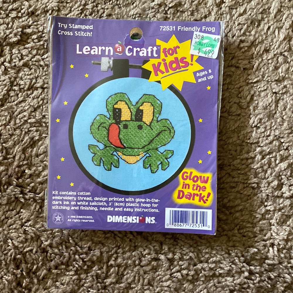 NEW❤️Dimensions Stamped Cross Stitch Frog Kit for Kids - Glow in the Dark